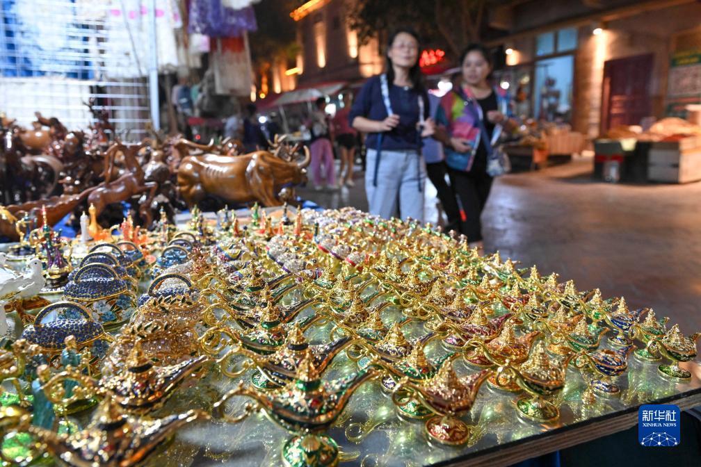 小新棋牌下载
